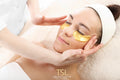 Royal Brightening Facial (75 Min)