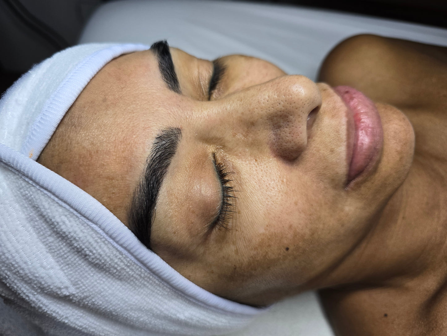 MELANIN CLEAR THERAPY FACIAL