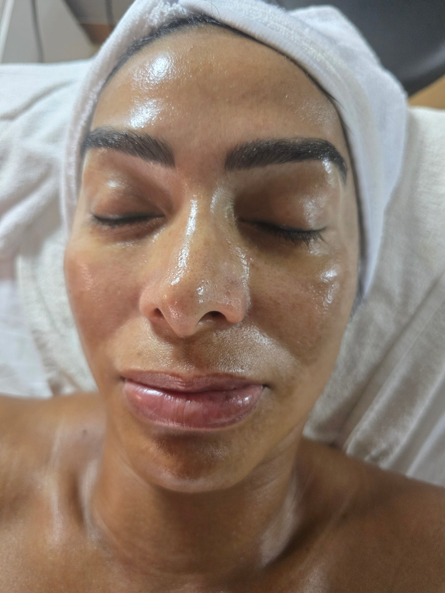 MELANIN CLEAR THERAPY FACIAL