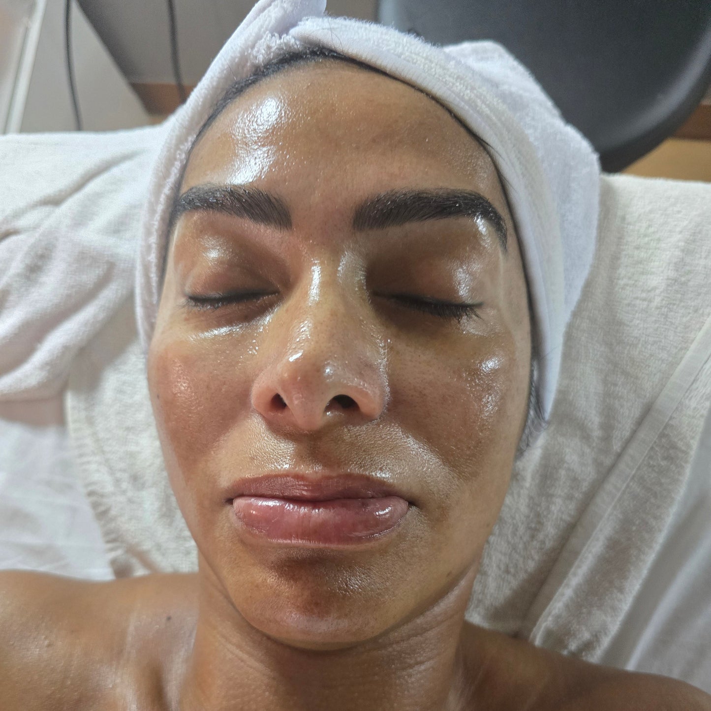 MELANIN CLEAR THERAPY FACIAL